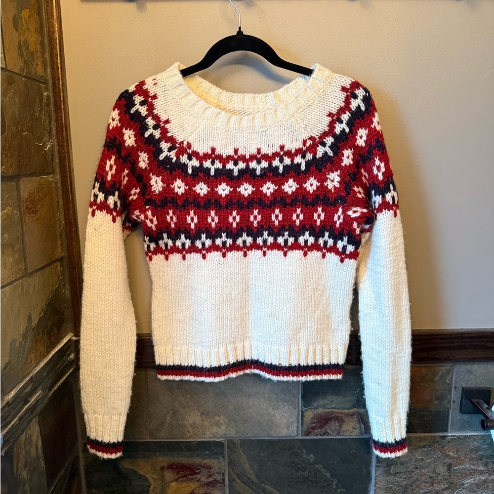 American Eagle Outfitters Red and Cream Knit Sweater